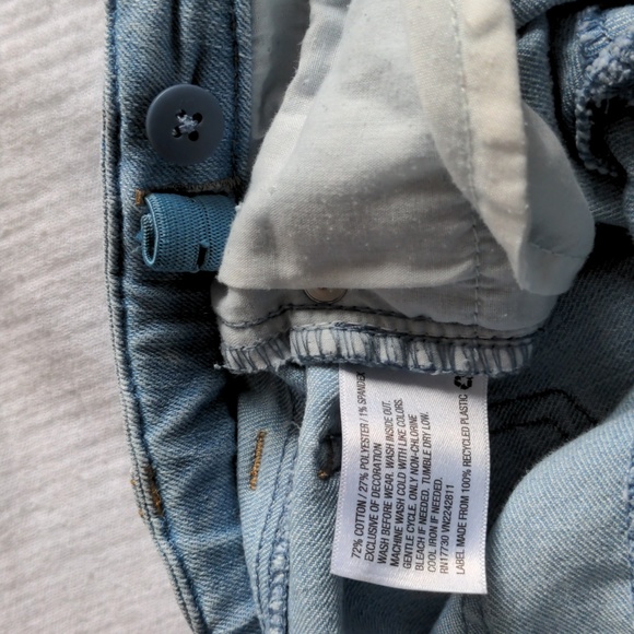 Cherokee Distressed Lacy Jeans - Picture 5 of 6